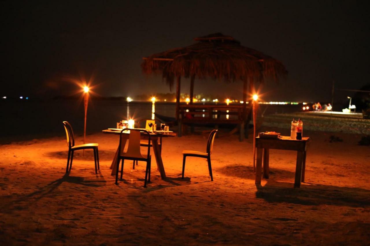 Hotel Moodhu Surf House Himmafushi Exterior foto